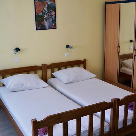 Apartments Niksa Kastelan 奥米什 外观 照片