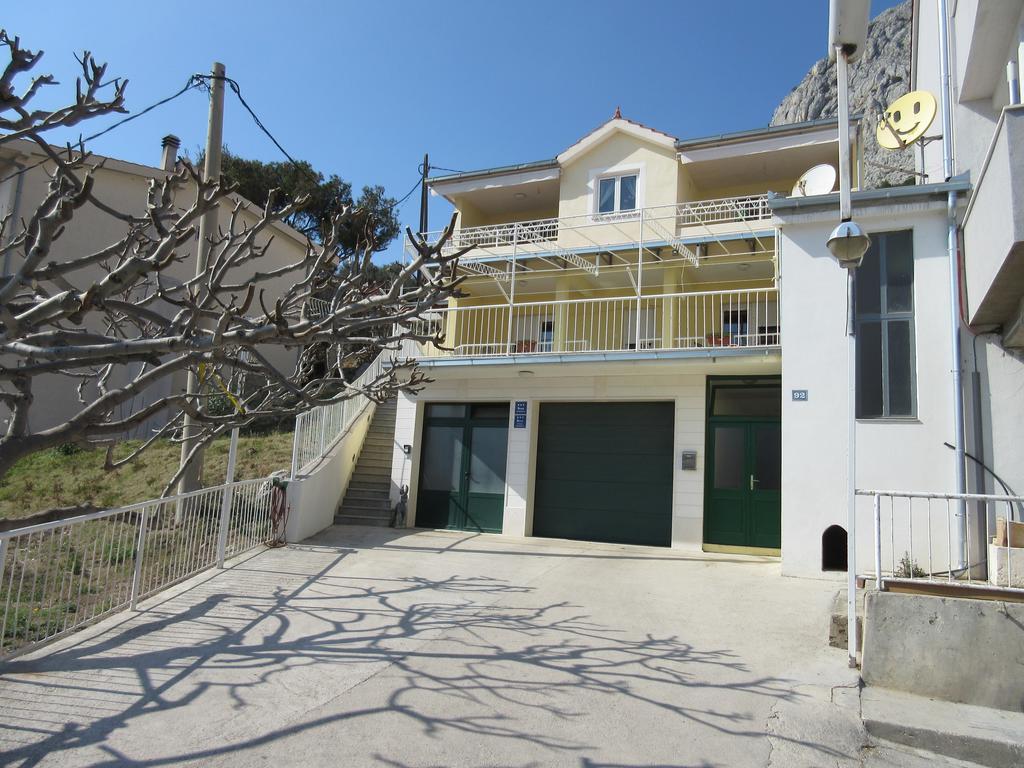 Apartments Niksa Kastelan 奥米什 外观 照片