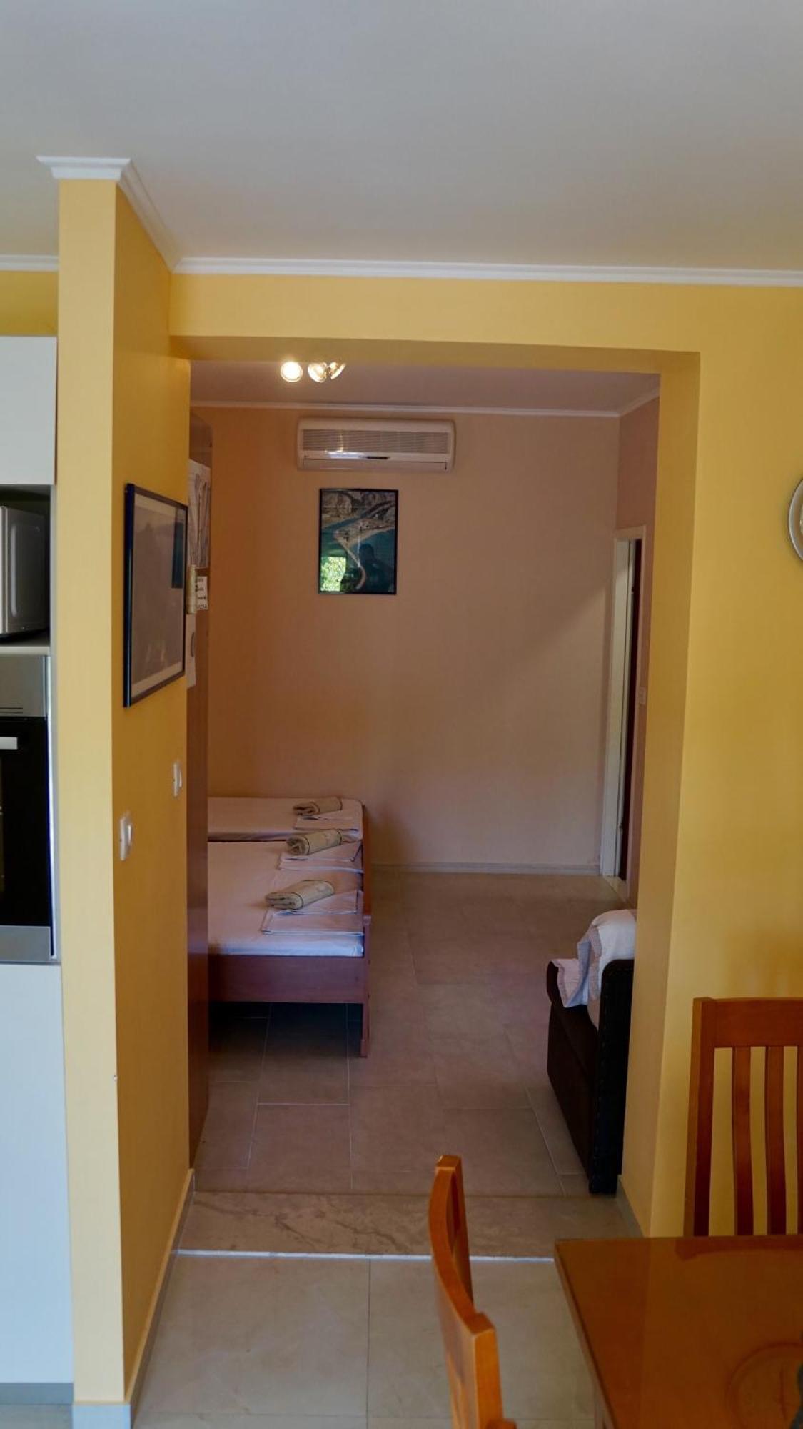 Apartments Niksa Kastelan 奥米什 外观 照片