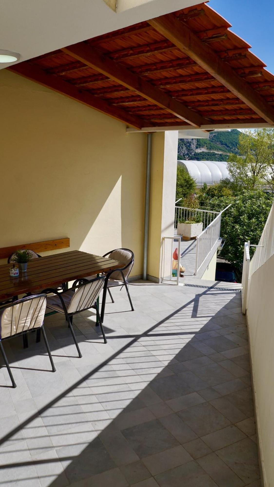 Apartments Niksa Kastelan 奥米什 外观 照片